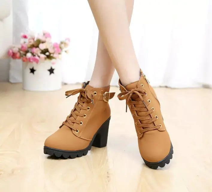 Women's Vintage Winter-Ready Lace-Up Ankle Boots With Stud Detailing